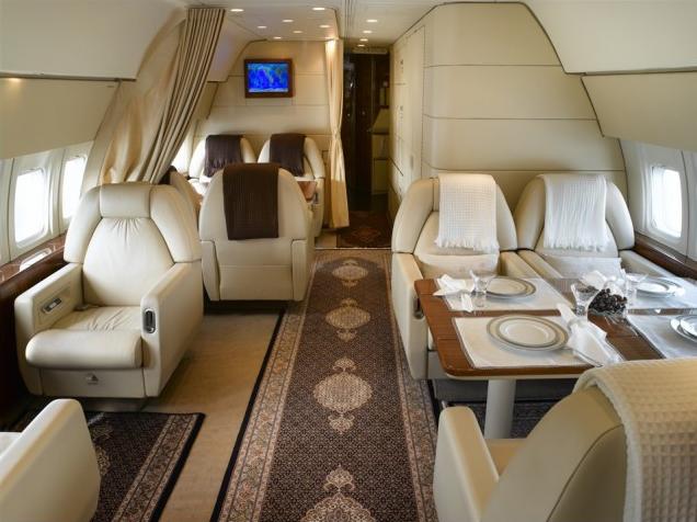 Boeing 737-200 Interior